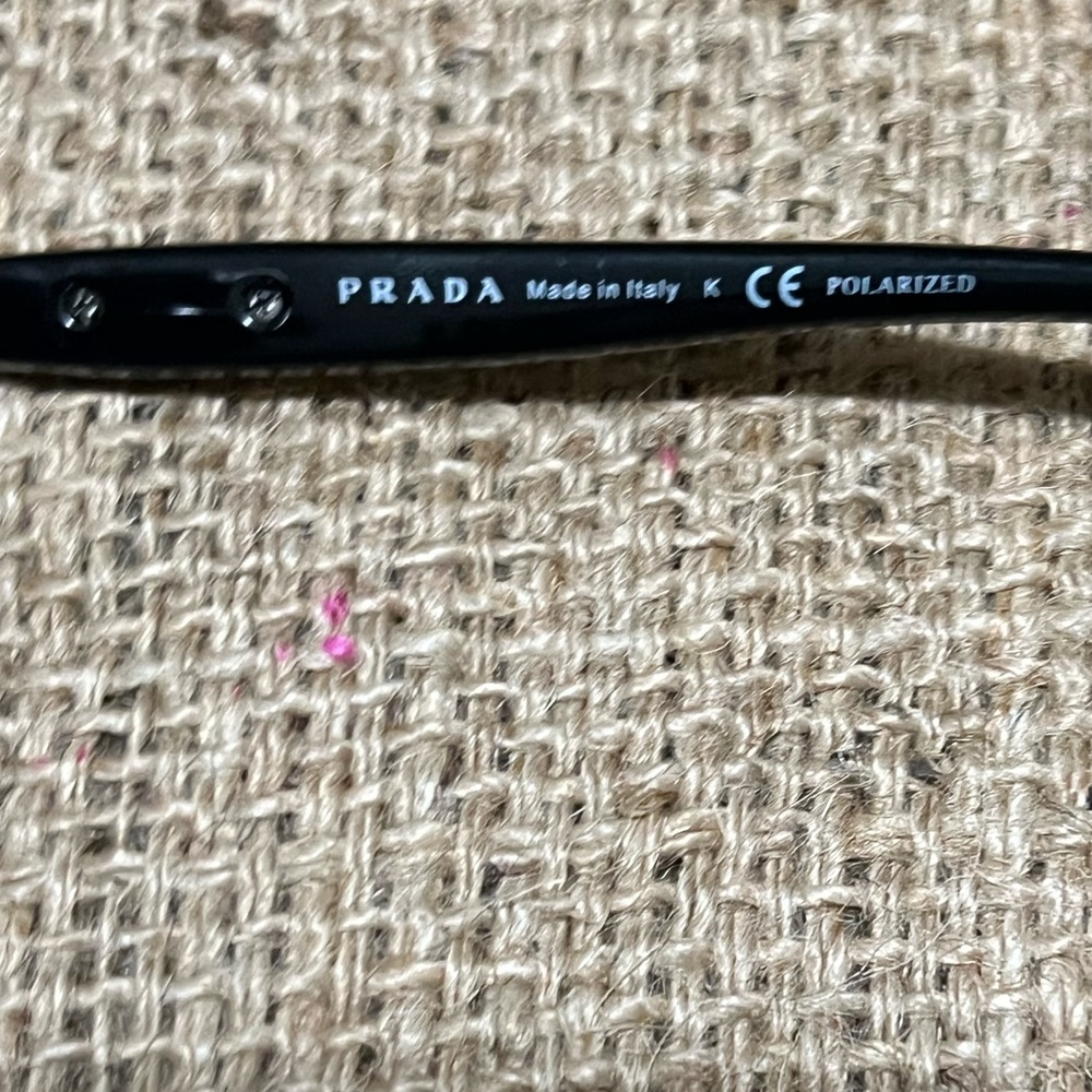 Prada sunglasses - Picture 4 of 9